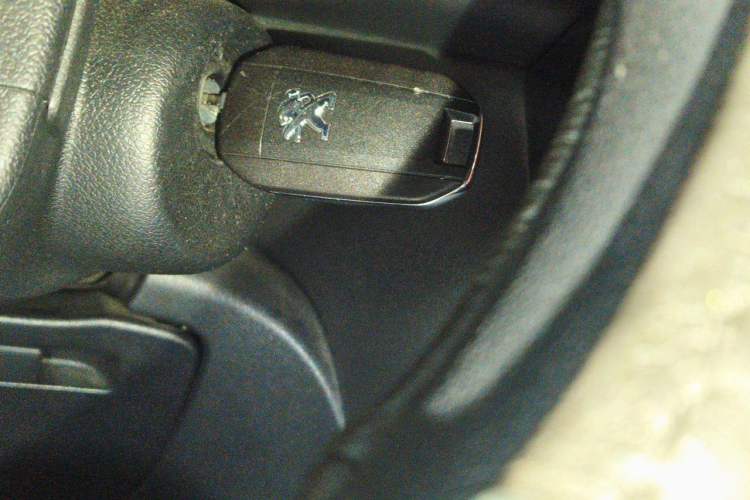 Used Peugeot 3008 2016 2.0L Automatic Classic Edition Vehicle Key