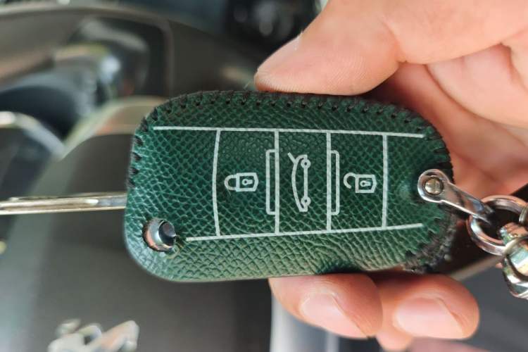 Used Peugeot 3008 2016 2.0L Automatic Standard Edition Vehicle Key