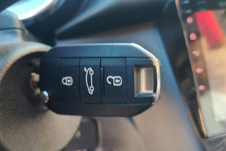 Used Peugeot 3008 2016 1.6THP Automatic Trend Edition Vehicle Key