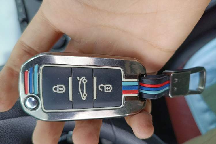 Used Peugeot 3008 2016 1.6THP Automatic Classic Edition Vehicle Key