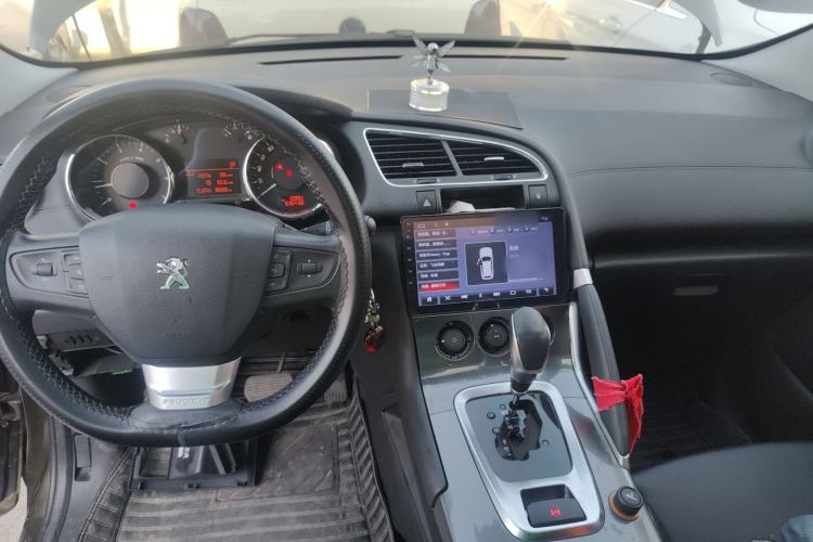 Used Peugeot 3008 2018 2.0L Automatic Classic Edition Center Console