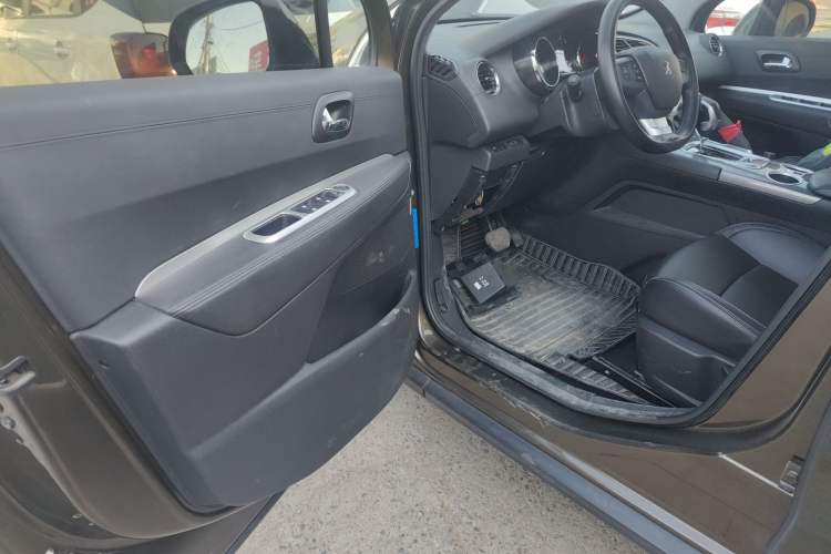 Used Peugeot 3008 2018 2.0L Automatic Classic Edition Driver Seat