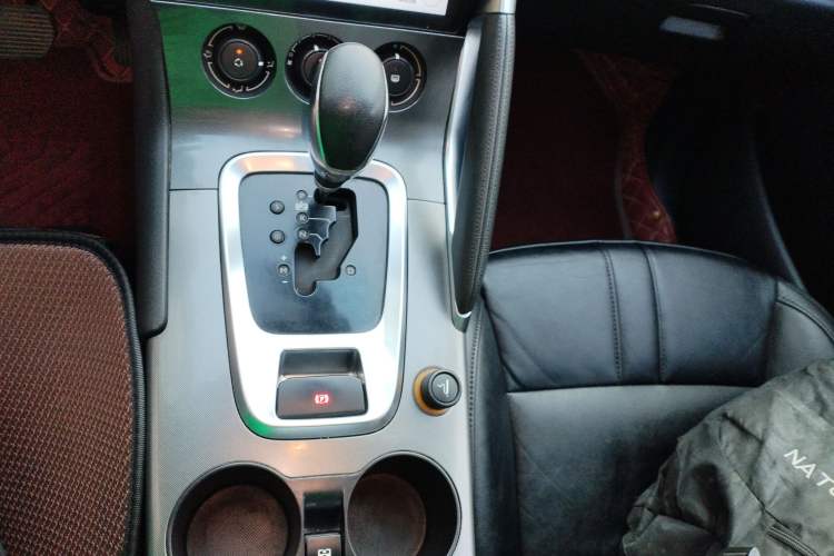 Used Peugeot 3008 2018 2.0L Automatic Classic Edition Gear Lever