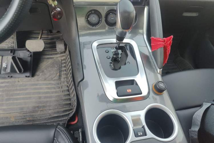 Used Peugeot 3008 2018 2.0L Automatic Classic Edition Gear Lever