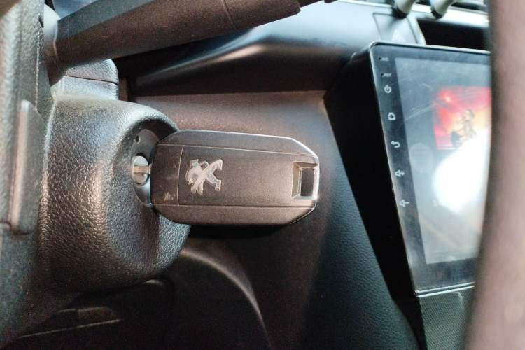 Used Peugeot 3008 2018 2.0L Automatic Classic Edition Interior 1