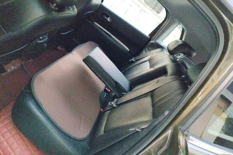 Used Peugeot 3008 2018 2.0L Automatic Classic Edition Interior 4