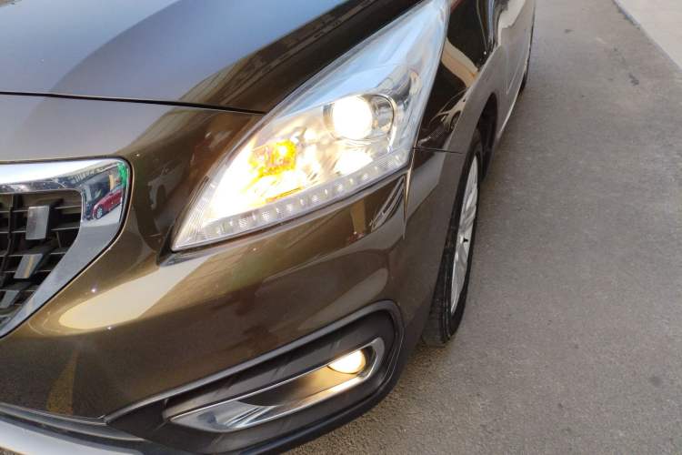Used Peugeot 3008 2018 2.0L Automatic Classic Edition Left Front Headlight