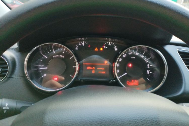 Used Peugeot 3008 2018 2.0L Automatic Classic Edition Odometer Close Up