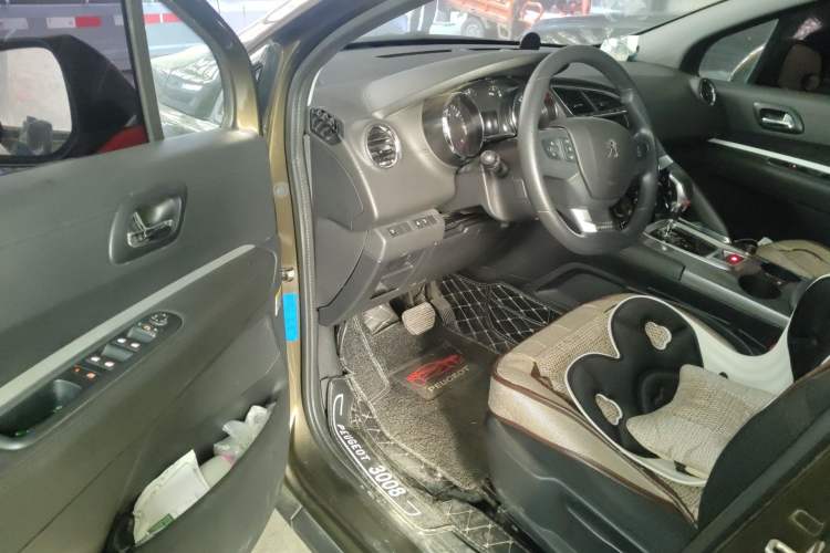 Used Peugeot 3008 2018 2.0L Automatic Classic Edition Driver Seat