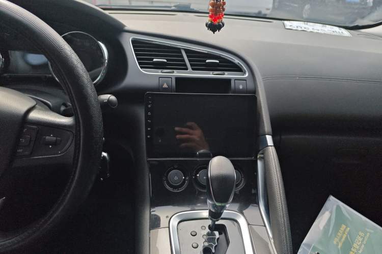 Used Peugeot 3008 2018 350THP Automatic Classic Edition Audio And AC Panel