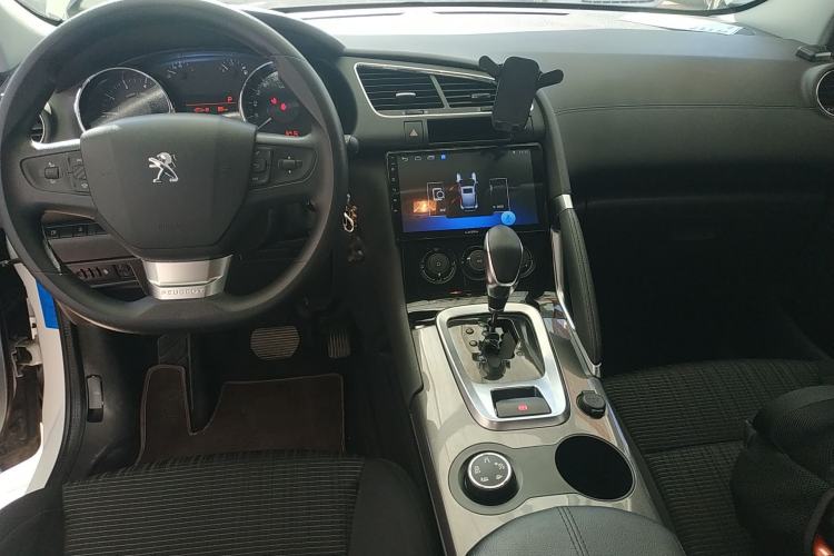 Used Peugeot 3008 2018 350THP Automatic Classic Edition Center Console