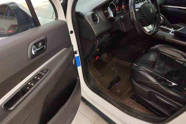 Used Peugeot 3008 2018 2.0L Automatic Classic Edition Driver Seat