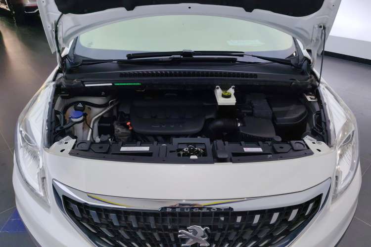 Used Peugeot 3008 2018 2.0L Automatic Classic Edition Engine Bay