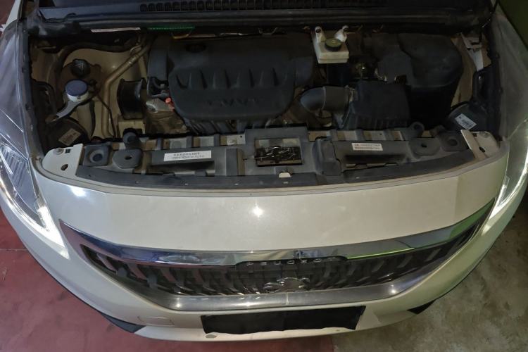 Used Peugeot 3008 2018 2.0L Automatic Classic Edition Engine Bay