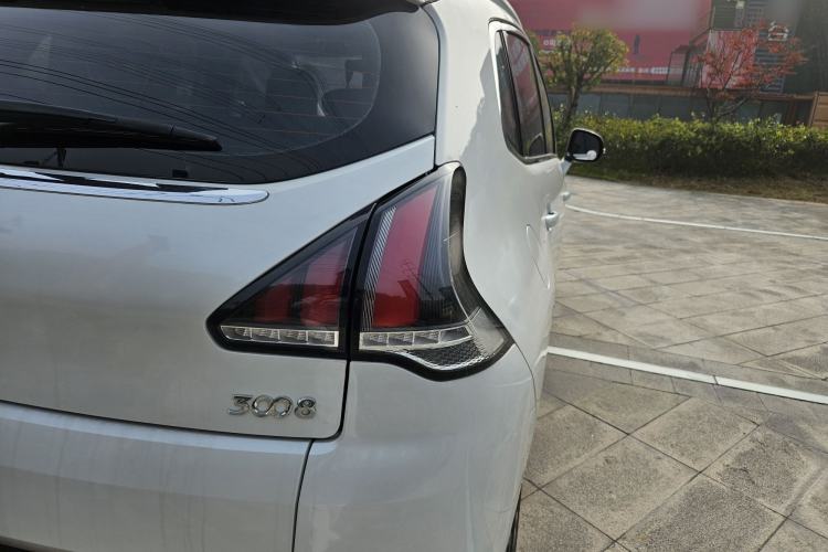 Used Peugeot 3008 2018 2.0L Automatic Classic Edition Exterior 7