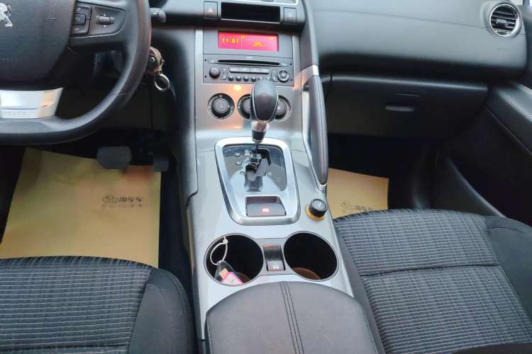 Used Peugeot 3008 2018 2.0L Automatic Classic Edition Gear Lever