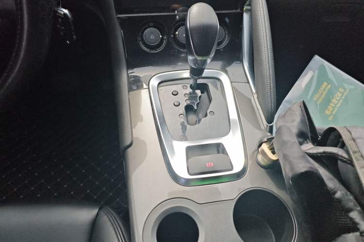 Used Peugeot 3008 2018 350THP Automatic Classic Edition Gear Lever