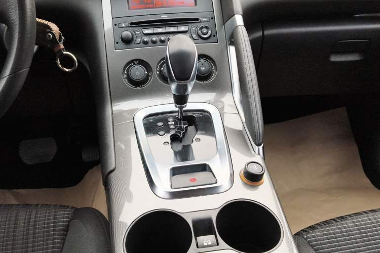 Used Peugeot 3008 2018 2.0L Automatic Classic Edition Gear Lever