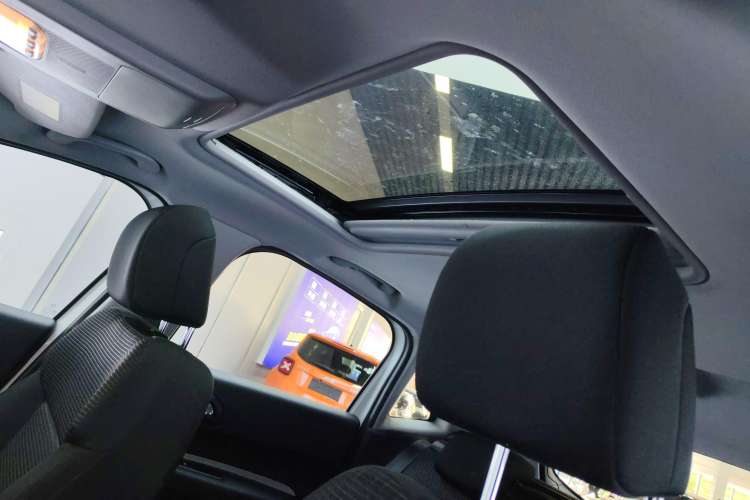 Used Peugeot 3008 2018 2.0L Automatic Classic Edition Headliner