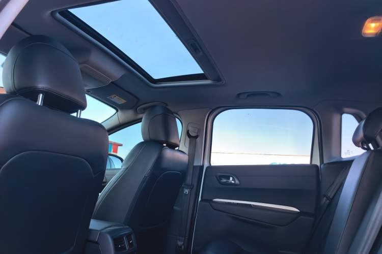 Used Peugeot 3008 2018 2.0L Automatic Classic Edition Headliner