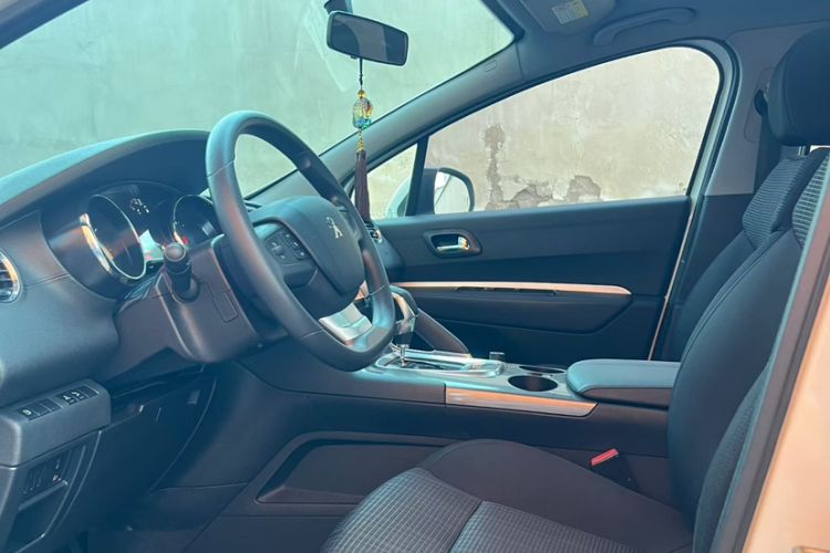 Used Peugeot 3008 2018 2.0L Automatic Classic Edition Interior 2