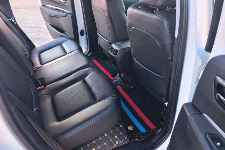 Used Peugeot 3008 2018 2.0L Automatic Classic Edition Interior 8
