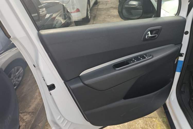 Used Peugeot 3008 2018 350THP Automatic Classic Edition Left Front Door Interior
