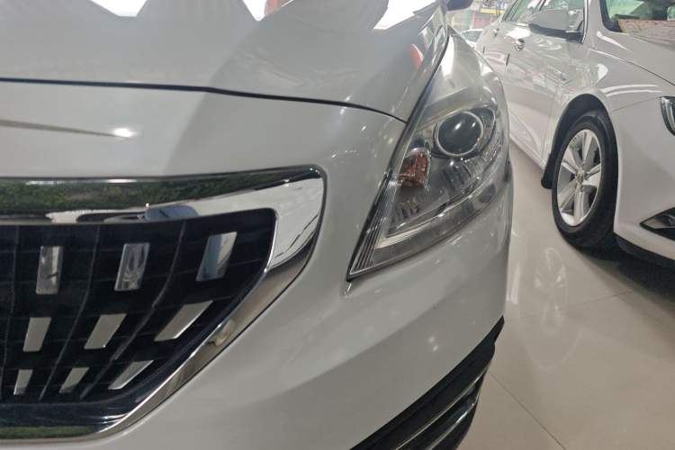 Used Peugeot 3008 2018 2.0L Automatic Classic Edition Left Front Headlight