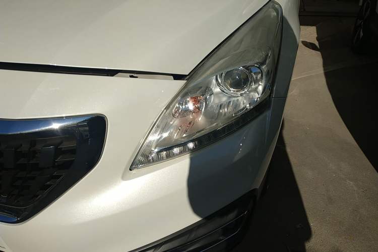 Used Peugeot 3008 2018 350THP Automatic Classic Edition Left Front Headlight
