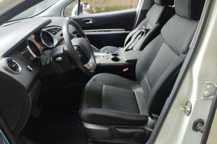 Used Peugeot 3008 2018 2.0L Automatic Classic Edition Left Front Seat