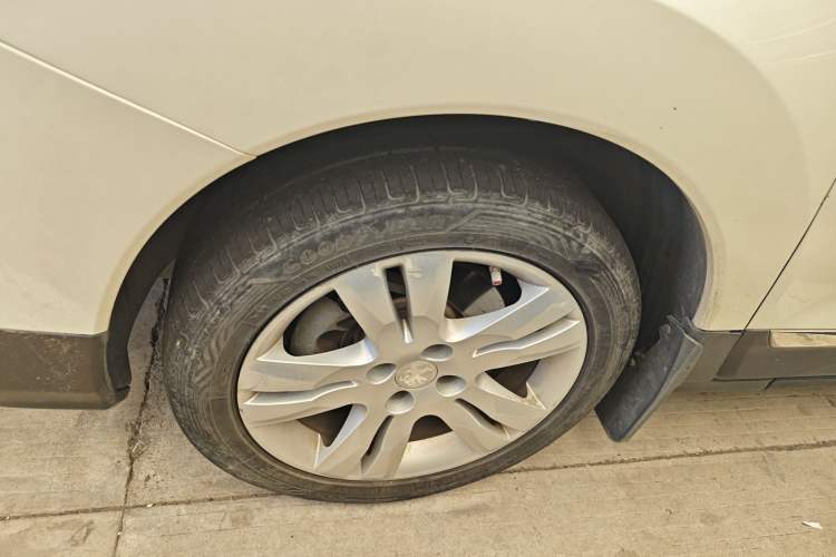 Used Peugeot 3008 2018 2.0L Automatic Classic Edition Left Front Wheel Hub