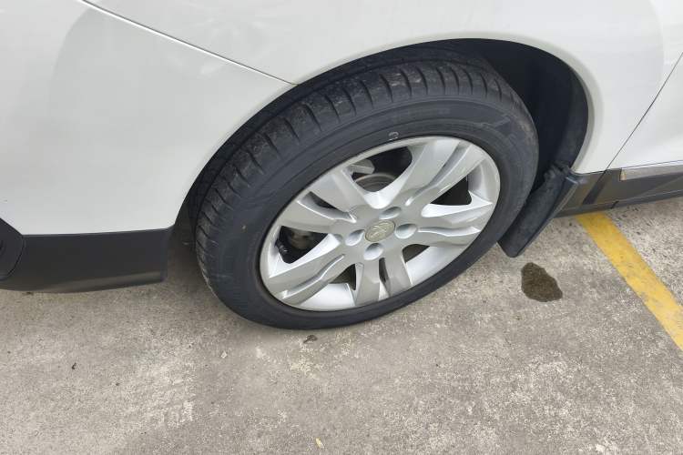 Used Peugeot 3008 2018 2.0L Automatic Classic Edition Left Front Wheel Hub