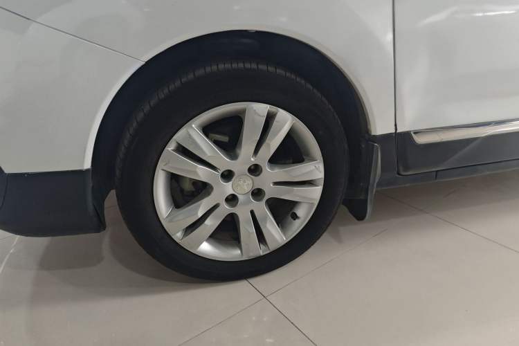 Used Peugeot 3008 2018 2.0L Automatic Classic Edition Left Front Wheel Hub
