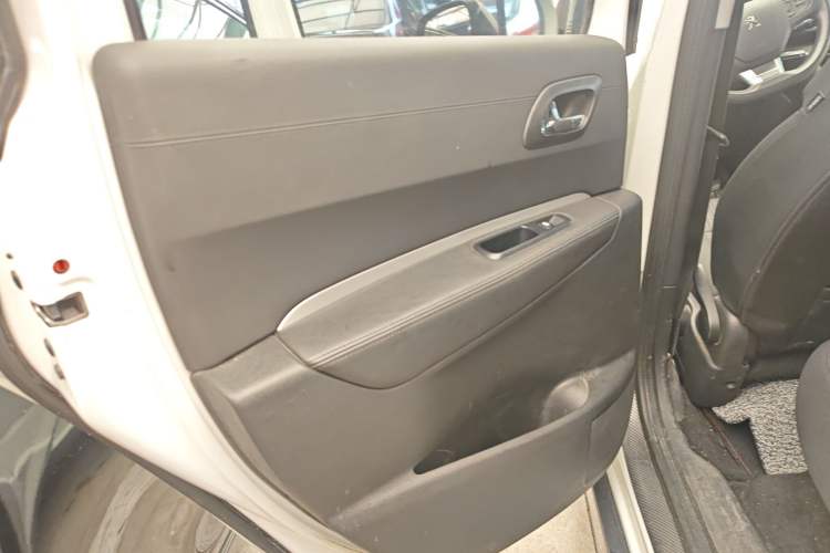 Used Peugeot 3008 2018 2.0L Automatic Classic Edition Left Rear Door Interior