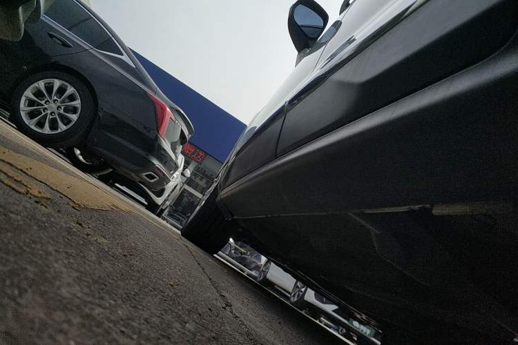 Used Peugeot 3008 2018 2.0L Automatic Classic Edition Left Side Sill