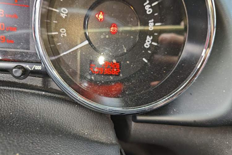 Used Peugeot 3008 2018 2.0L Automatic Classic Edition Odometer Close Up