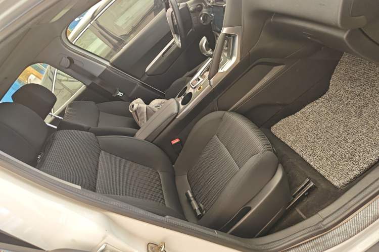 Used Peugeot 3008 2018 2.0L Automatic Classic Edition Right Front Seat