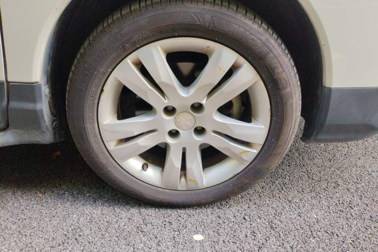 Used Peugeot 3008 2018 2.0L Automatic Classic Edition Right Front Wheel Hub