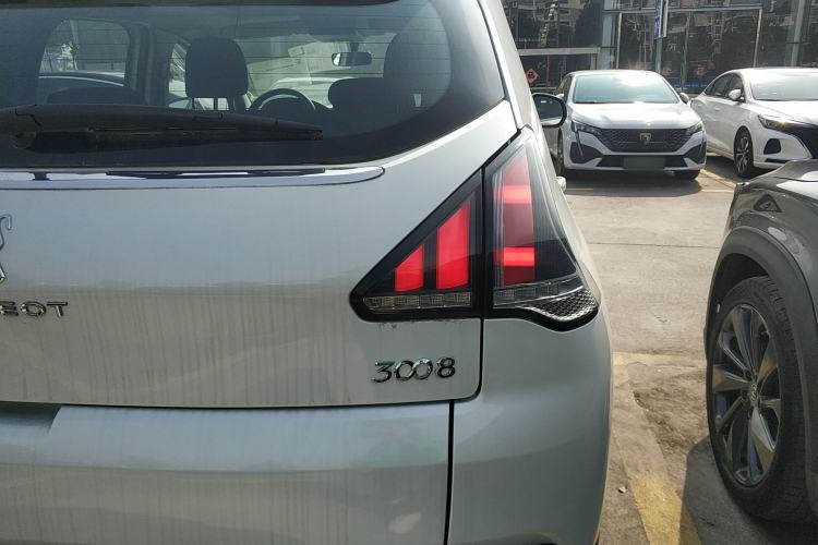 Used Peugeot 3008 2018 2.0L Automatic Classic Edition Right Rear Taillight