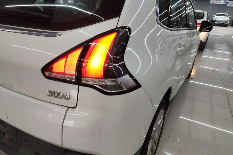 Used Peugeot 3008 2018 2.0L Automatic Classic Edition Right Rear Taillight