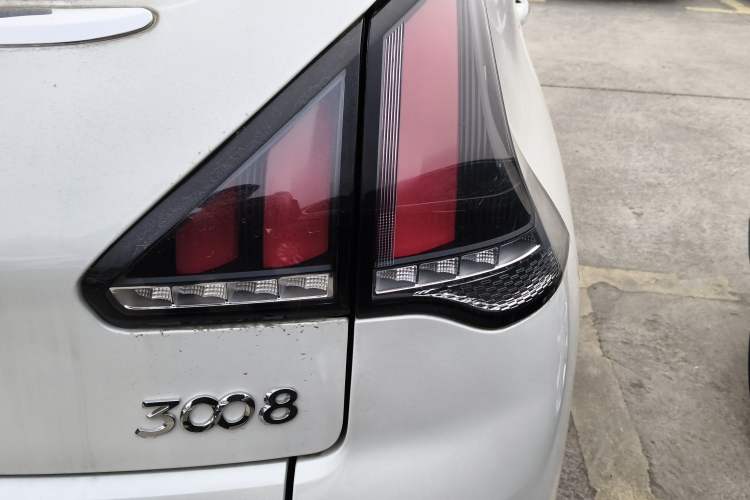 Used Peugeot 3008 2018 2.0L Automatic Classic Edition Right Rear Taillight