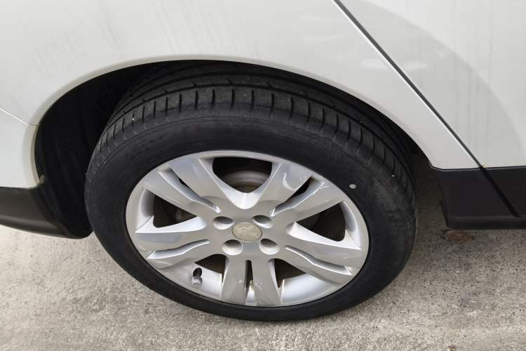 Used Peugeot 3008 2018 2.0L Automatic Classic Edition Right Rear Wheel Hub