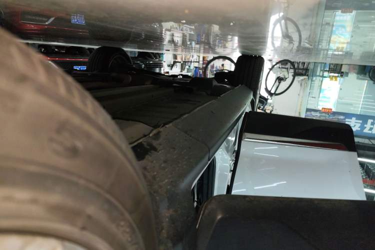 Used Peugeot 3008 2018 2.0L Automatic Classic Edition Right Side Sill