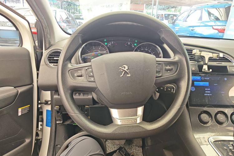 Used Peugeot 3008 2018 2.0L Automatic Classic Edition Steering Wheel
