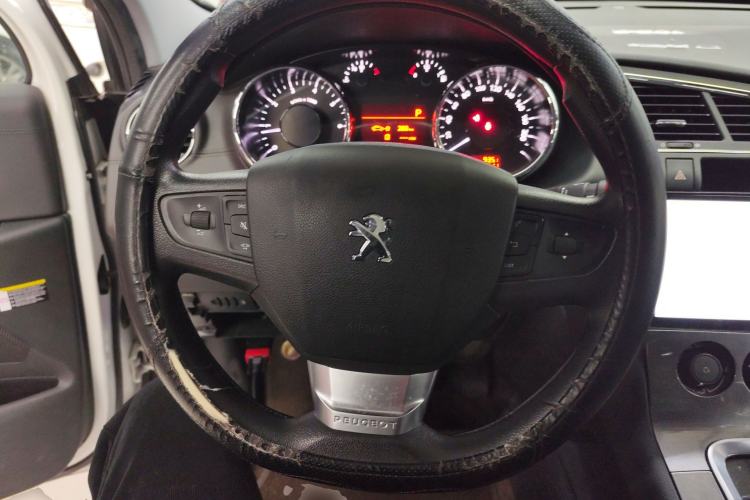 Used Peugeot 3008 2018 2.0L Automatic Classic Edition Steering Wheel