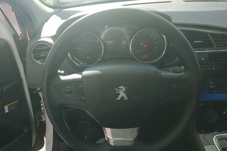Used Peugeot 3008 2018 350THP Automatic Classic Edition Steering Wheel