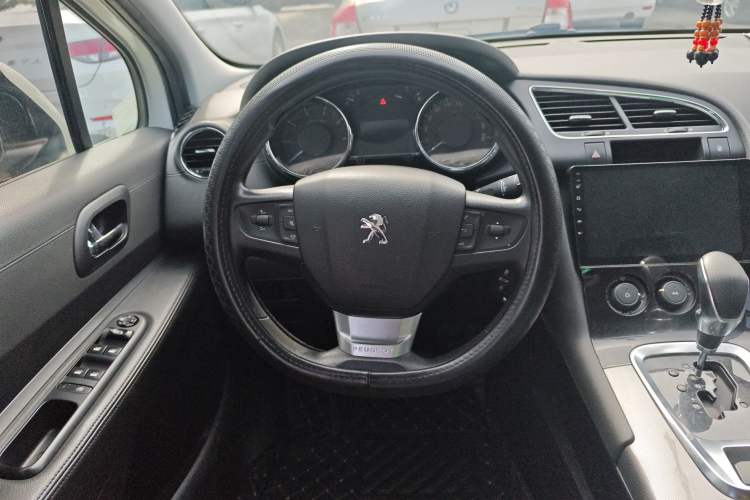 Used Peugeot 3008 2018 350THP Automatic Classic Edition Steering Wheel