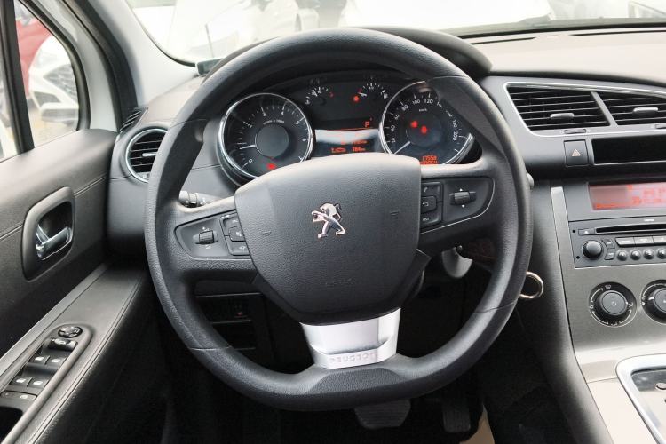 Used Peugeot 3008 2018 2.0L Automatic Classic Edition Steering Wheel