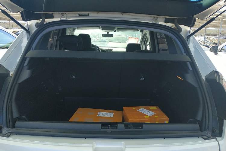 Used Peugeot 3008 2018 350THP Automatic Classic Edition Trunk