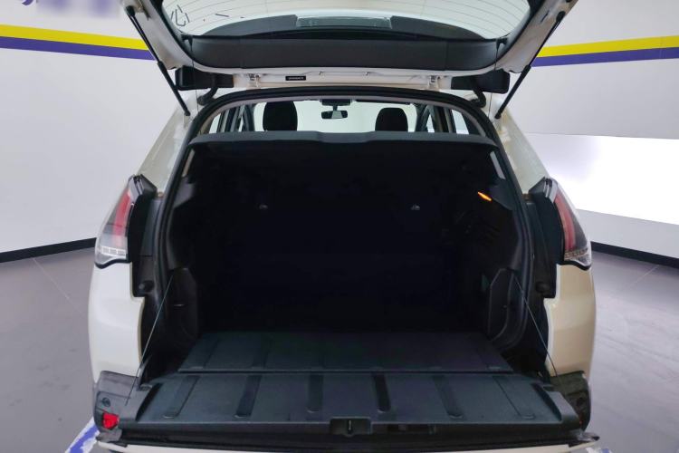 Used Peugeot 3008 2018 2.0L Automatic Classic Edition Trunk